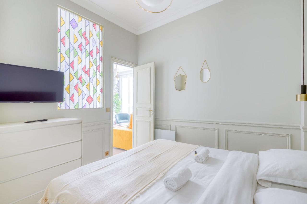 Stylish 2Bd House In Central Paris By Guestready Apartment Bagian luar foto