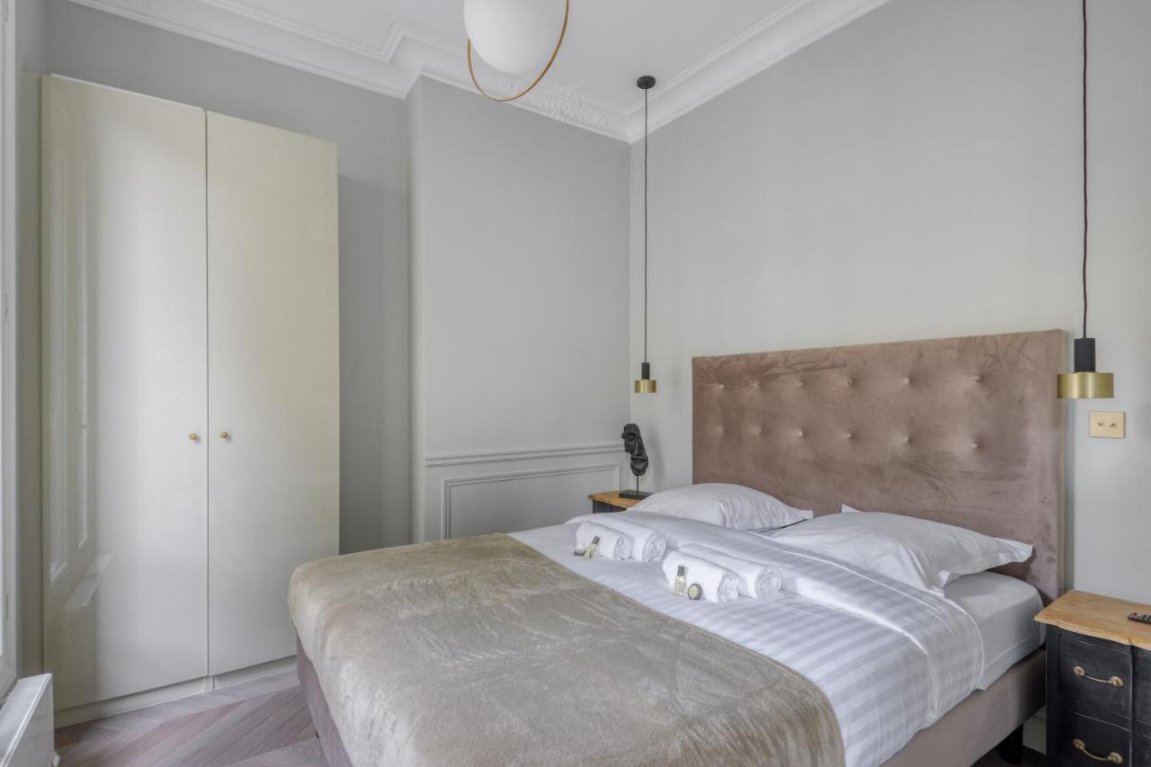Stylish 2Bd House In Central Paris By Guestready Apartment Bagian luar foto